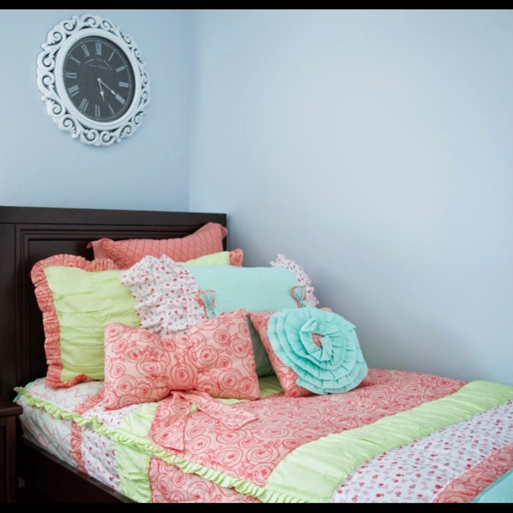 BEDDIES- “Perfectly Mismatched” Twin size